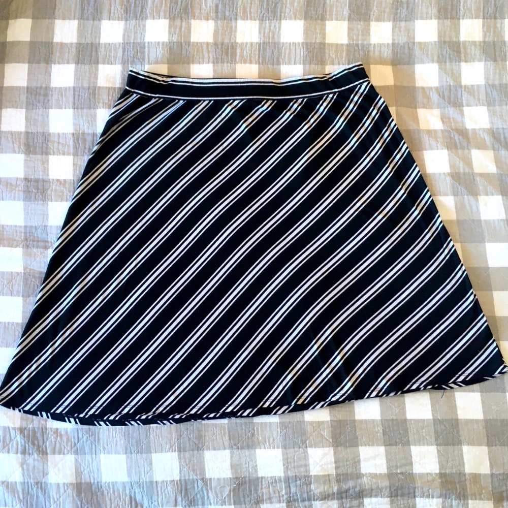 Faded Glory Women’s Skirt; Black and White…